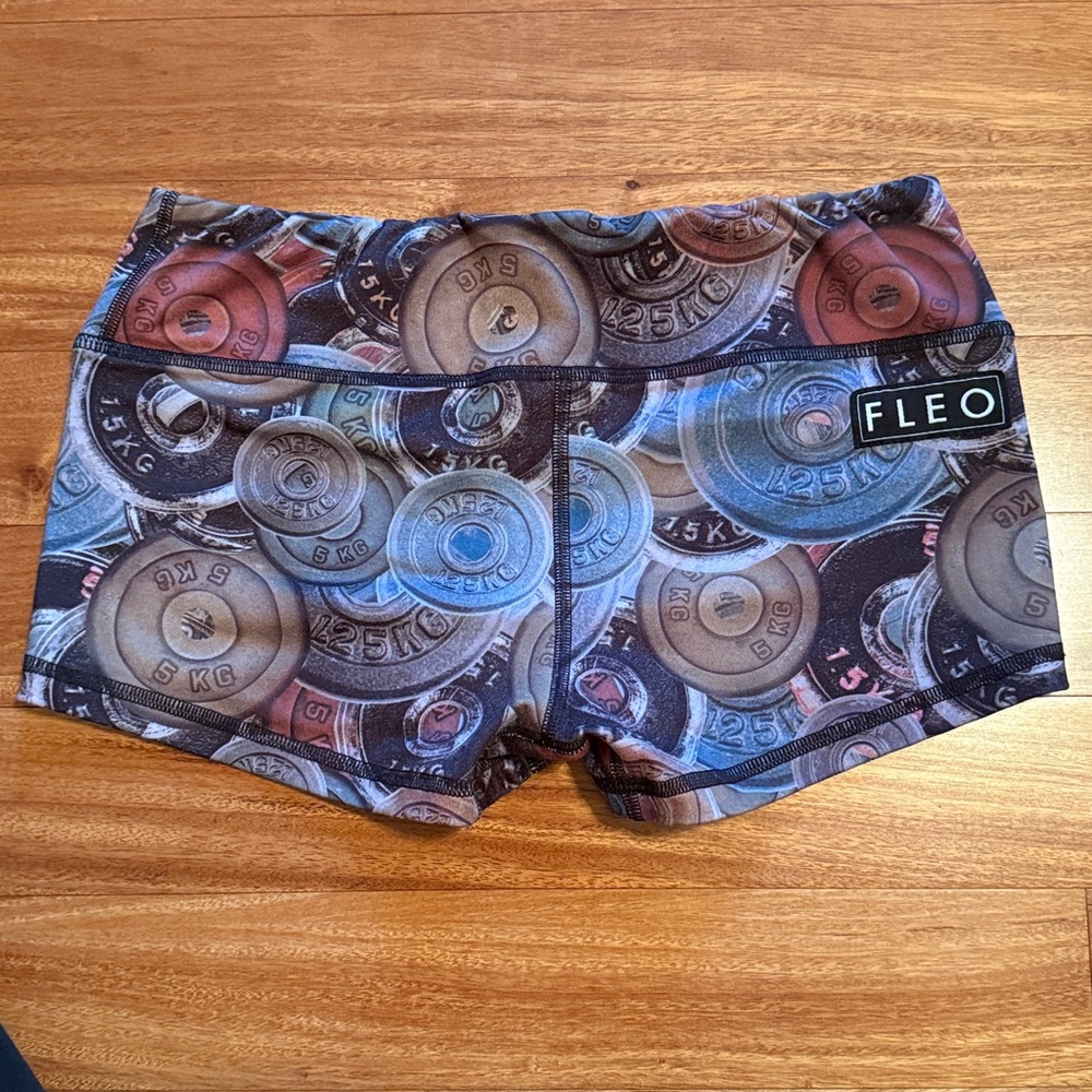 FLEO Shorts - Picture 2 of 7